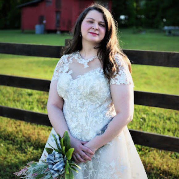 Meet your Posher, Jessica - Picture 1 of 1